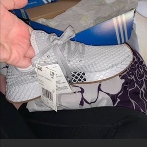 BOYS ADIDAS “DEERUPT RUNNER SHOES” (BRAND NEW)